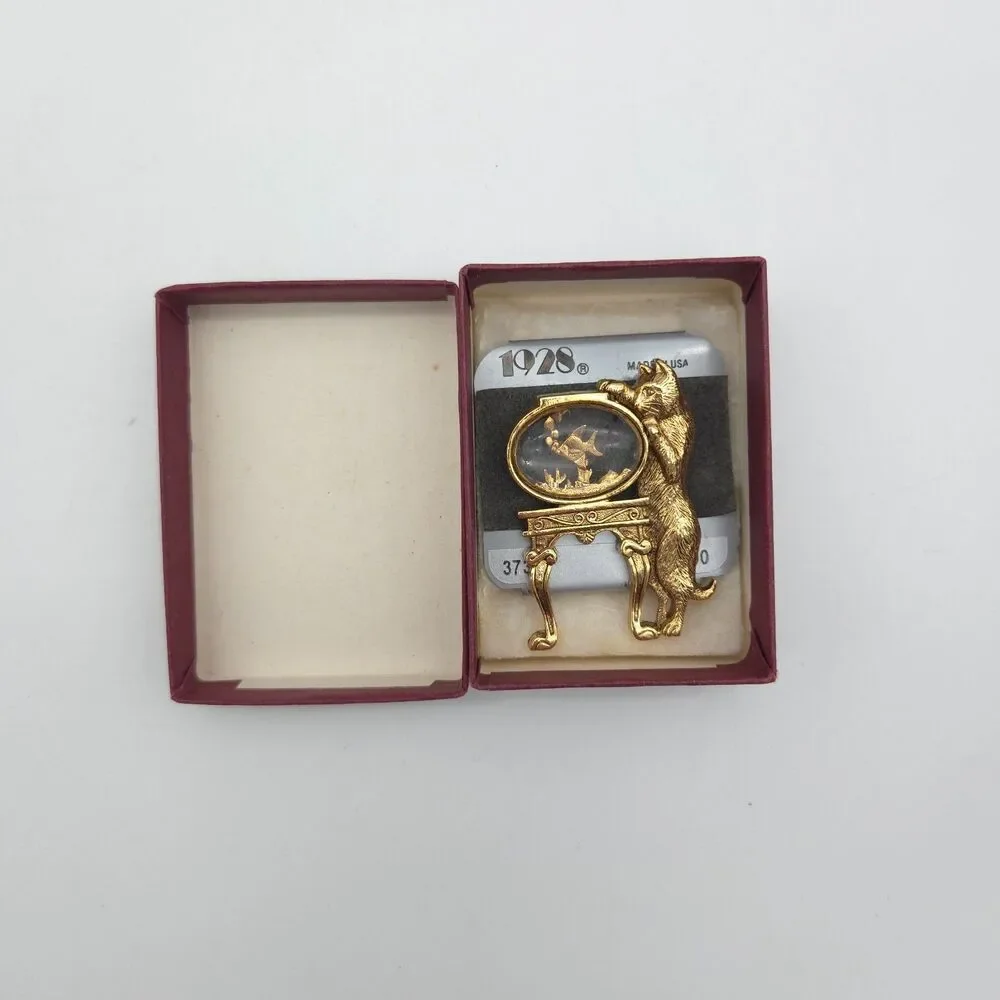 Vintage 1928 Jewelry Cat Fishbowl Jelly Belly Brooch Pin Gold Tone NOS On Card